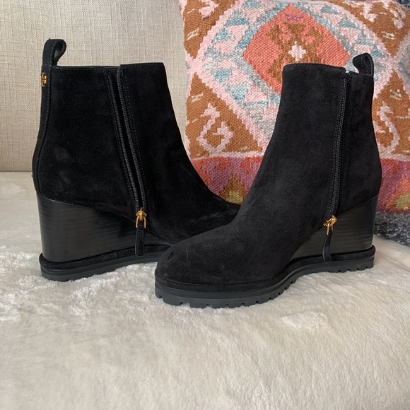 NEW Tory Burch Lug Black Boot Sz. 9.5 Nordstrom - Picture 1 of 13